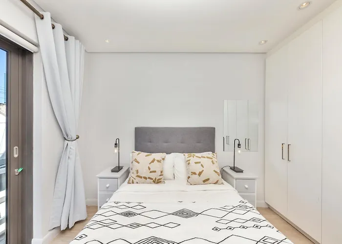 Urban Chic Central Apartment